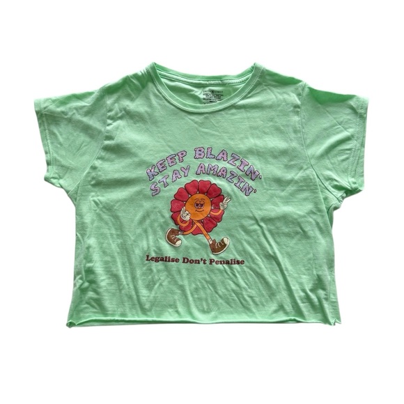 Daisy Street ‘Keep Blazin’ Cropped Tee size Large - Picture 1 of 6